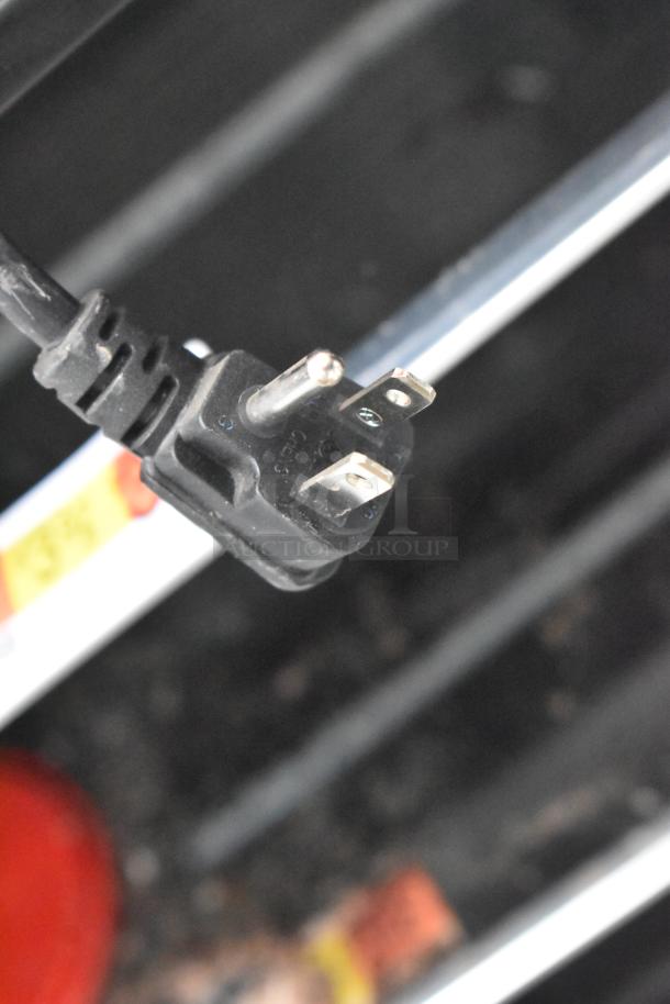 Arctic King ARV115B1AST Mini Cooler Merchandiser plug, 115 volts, 1 phase, showing power connection.