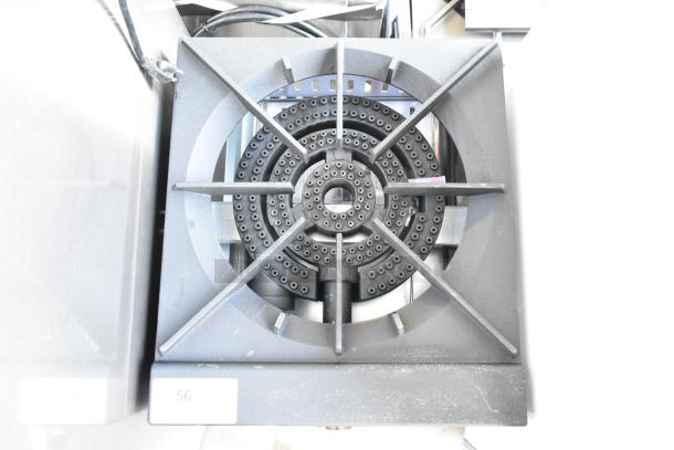 BRAND NEW Cooking Performance Group CPG-SP-18-N Natural Gas Stock Pot Range, 80,000 BTU, scratch and dent condition.