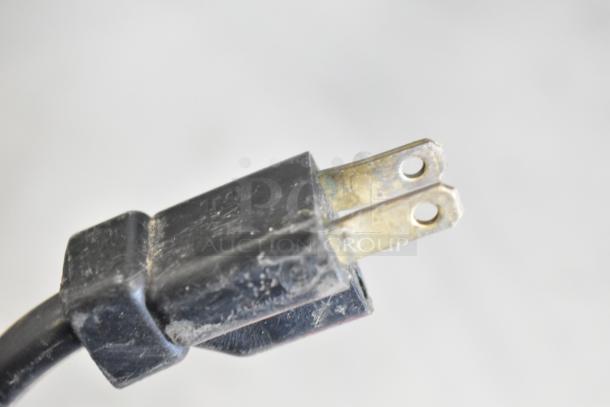 Micro Matic MDD-78 S kegerator power plug showing minor wear. 115 volts, 1 phase, commercial use.