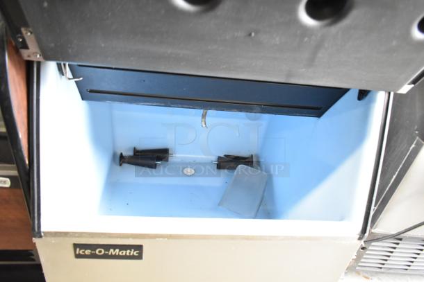 Ice-O-Matic ICE0400FW4 commercial ice head on Ice-O-Matic B40PSB bin, 115 volts, 1 phase, in good condition.