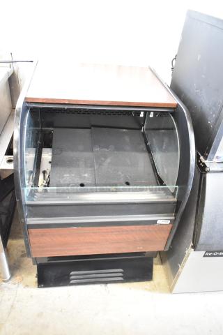 Structural Concepts Oasis CO2739R Grab N Go Merchandiser, 120V, 1 Phase, used condition, glass front display.