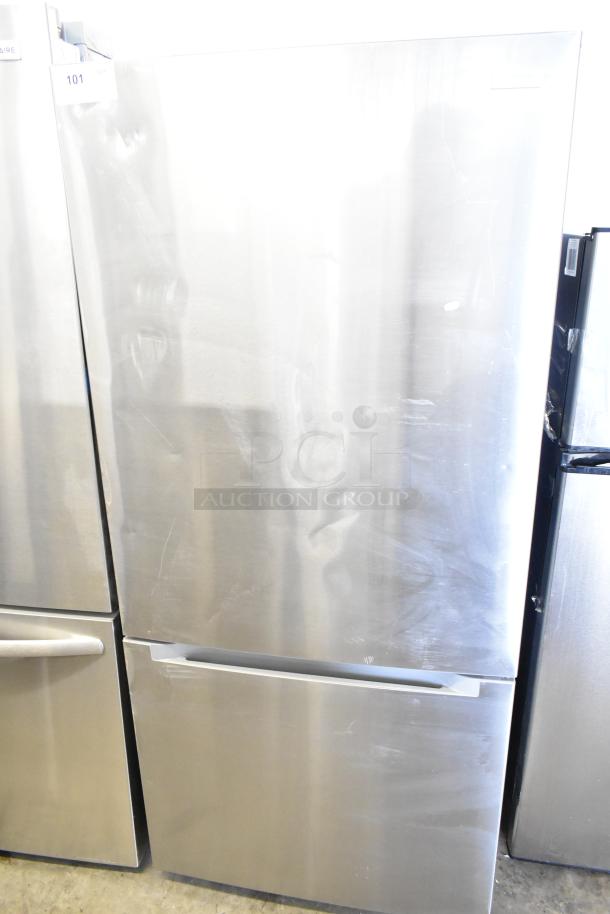 Brand new Vissani MDBF18SS reach-in cooler with freezer drawer. Scratch and dent condition. 115 volts, 1 phase.