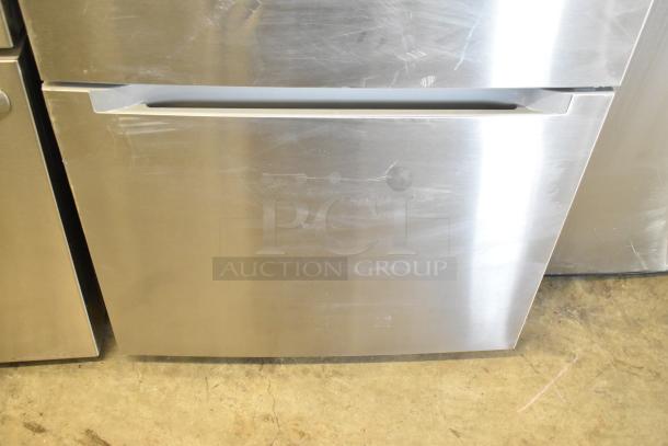 BRAND NEW SCRATCH AND DENT Vissani MDBF18SS Reach-In Cooler with Freezer Drawer. Stainless steel finish, 115V, 1 phase.