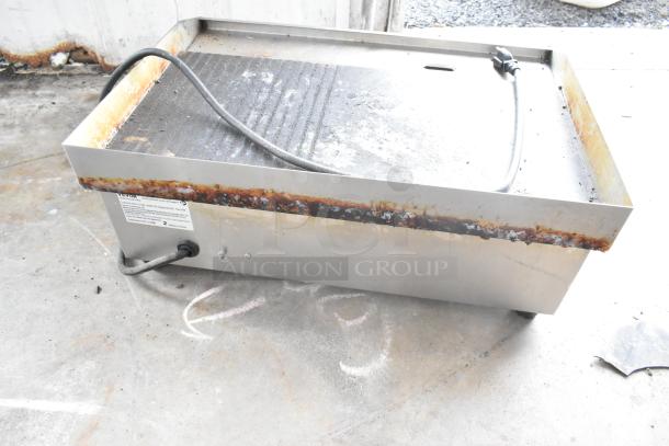 Vevor HT-821 Countertop Electric Griddle, 120V, 1 Phase, visible wear, rust along edges, attached power cord; Vevor label present.