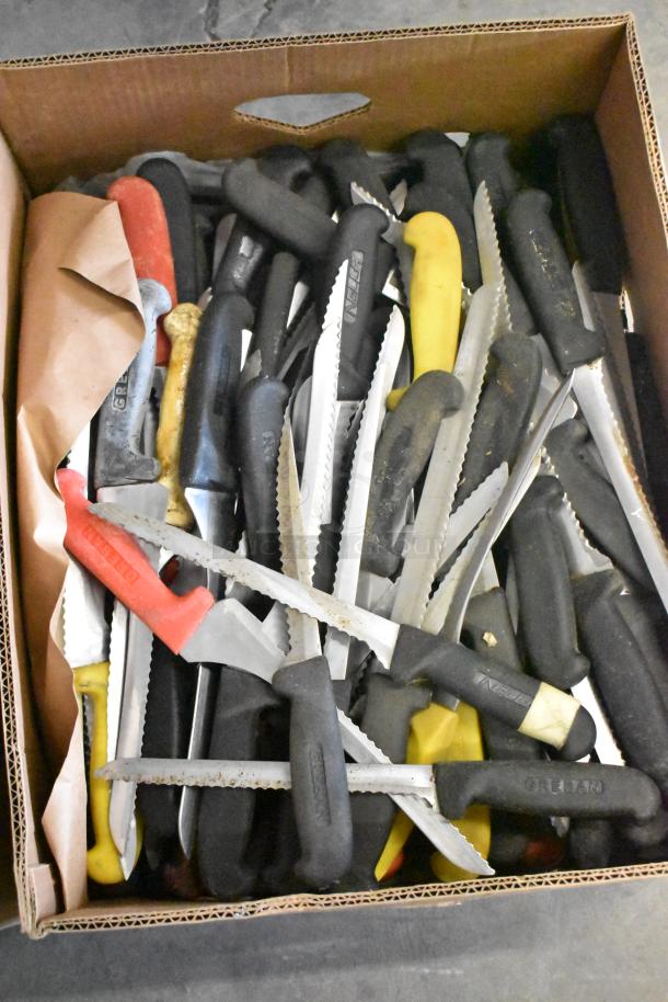 Box of 160 sharpened stainless steel knives with various handles, including chef's knife. Assorted conditions.