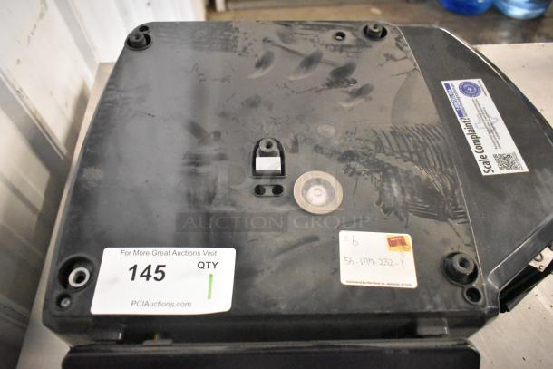 2017 Hobart HTi-7LH26 commercial countertop scale; missing power cord; screen damage; tested, working; 120/208-240V, 1 phase.