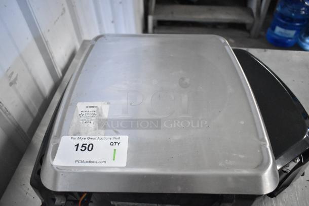 2018 Hobart HTi-7LH26 commercial countertop scale, tested and working, 120/208-240 volts, 1 phase; visible label with auction info.