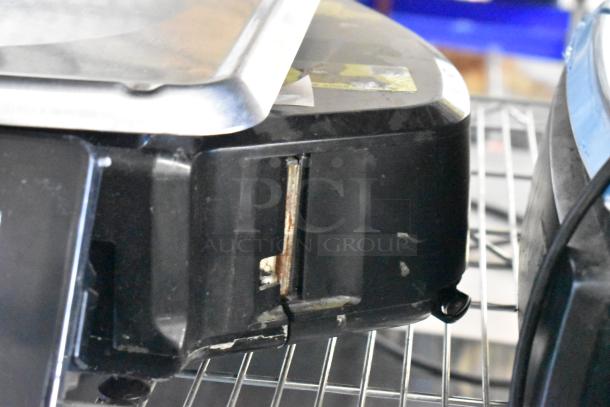 2019 Hobart HTi-LH3 commercial countertop scale, black body, sturdy metal platform, tested and working condition.