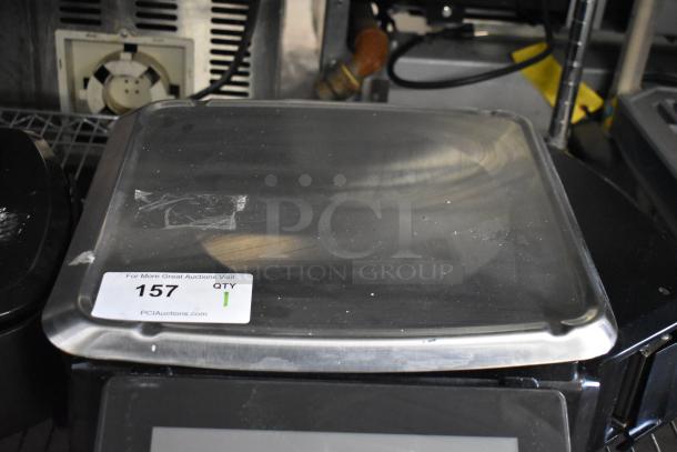 2017 Hobart HTi-7LH26 commercial countertop scale, tested and working. Features 120/208-240 volts, 1 phase. Auction tag visible.