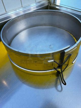 Commercial aluminum springform cake pan in superb condition. Ideal for bakery use. Part of a set of 4 (BAK-S-PAN-0667).