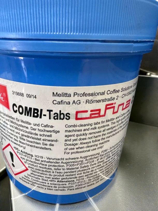 Set of 4 Melitta COMBI-Tabs in exceptional condition for cleaning Melitta & Cafina systems. Professional maintenance tablets.