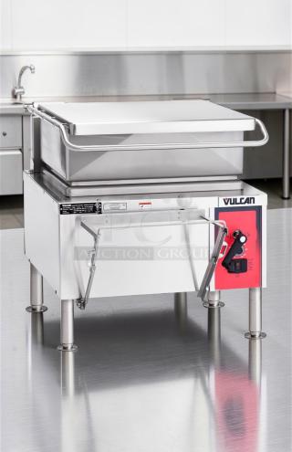 Vulcan VG30-NAT commercial gas tilt skillet, 30-gallon, 90,000 BTU, stainless steel, outstanding condition, fully tested.