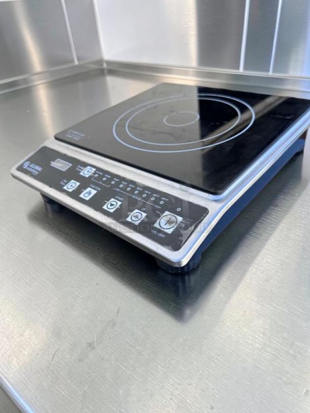 Commercial Induction Cooker, Global Solutions GS1561, 1800W, black glass top, NSF certified, outstanding condition, fully tested.