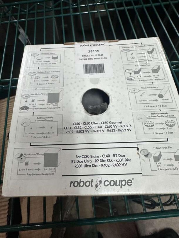 Brand new Robot Coupe 28119 dicing grid, 10x10 mm, in original packaging. Compatible with various commercial models.