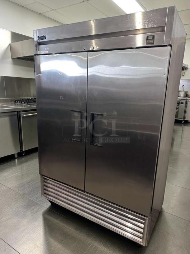 Exceptional condition True TS-49 commercial two-door reach-in refrigerator, NSF & UL listed, fully tested, stainless steel.