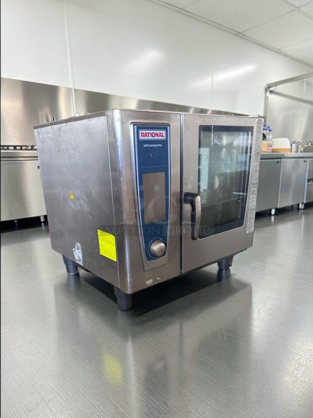 Rational SelfCookingCenter commercial combi oven, 6-pan capacity, digital controls, elite condition, fully tested, model RAT-L-OVN-0704.