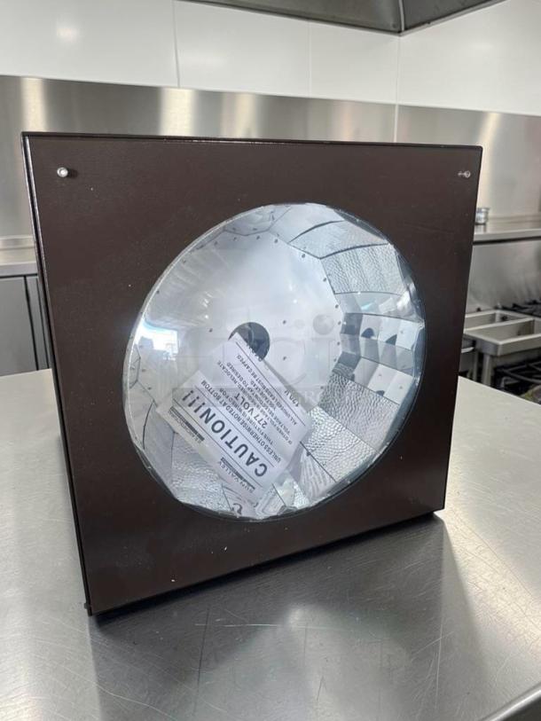 Sun Valley Lighting 24x24 commercial ceiling fixture, elite condition, architectural reflector, 277V, tested, USA made.