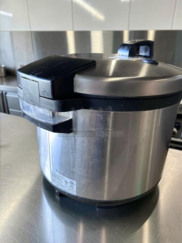 Proctor Silex 37560R 60 Cup Electric Rice Cooker, stainless steel, remarkable condition, ETL & NSF listed, fully tested.
