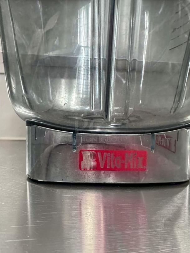 Vitamix 015896 XL 1.5-gallon clear Tritan blender jar in exceptional condition; NSF certified for Vitamix XL blenders.