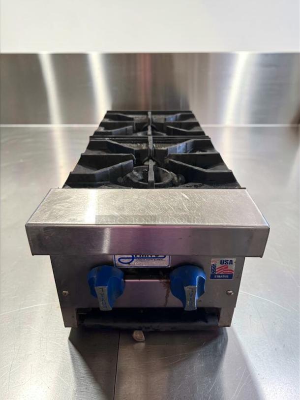 Stratus Commercial 2-Burner Gas Hot Plate, exceptional condition, heavy cast iron grates, ETL listed, made in USA.