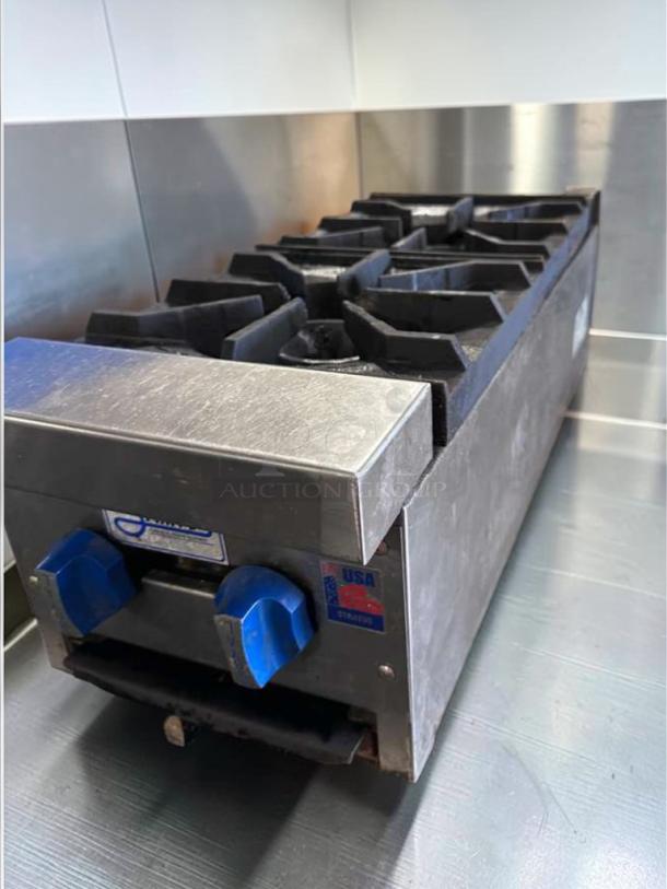 Stratus Commercial 2-Burner Gas Hot Plate with heavy cast iron grates, fully tested, ETL Listed. Excellent condition.