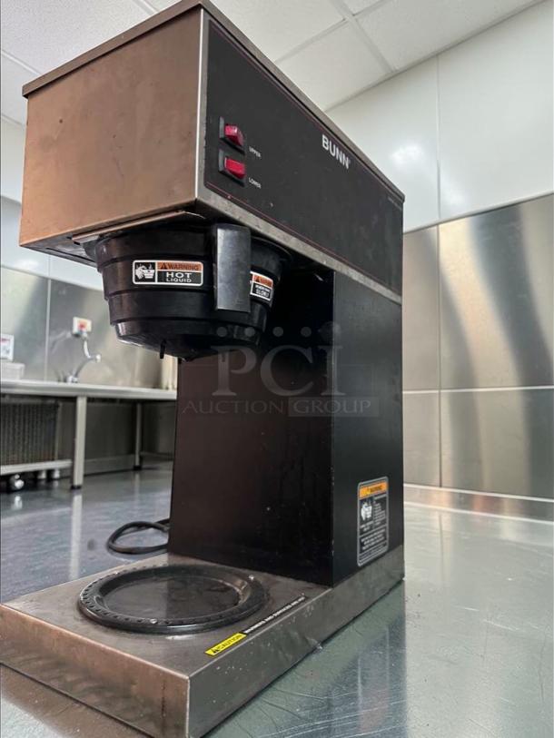 Bunn VPR Commercial Pourover Coffee Brewer, dual warmer plates, 120V, black and stainless steel, UL & NSF listed, excellent condition.