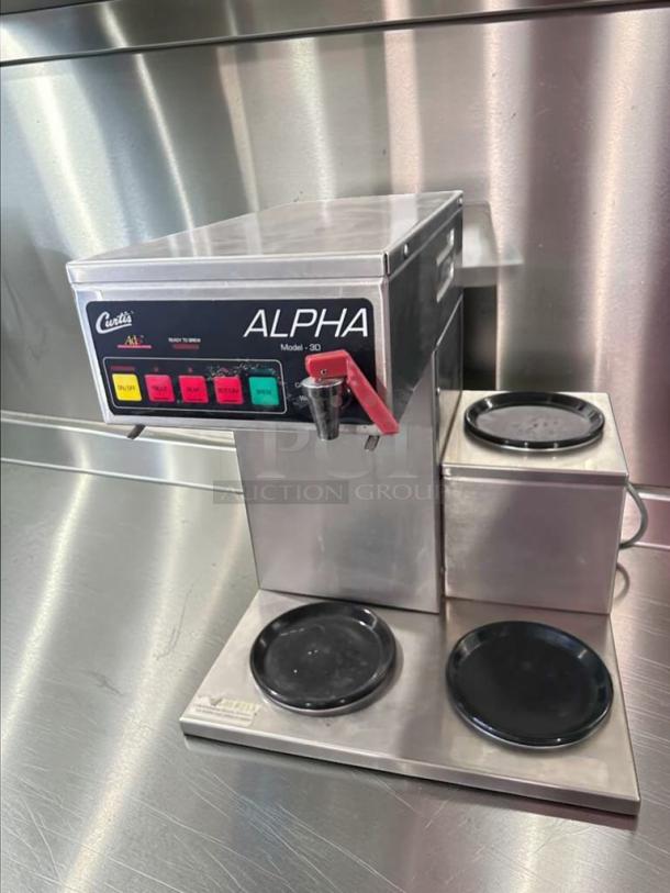 Wilbur Curtis Alpha 3DR-12 commercial coffee brewer with dual warmer plates, outstanding condition, UL listed.