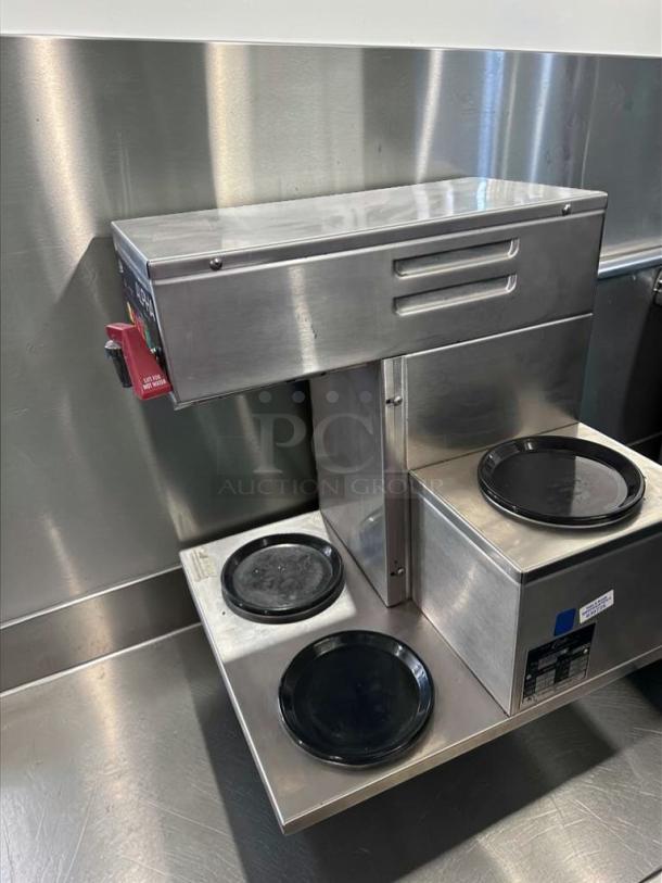 Wilbur Curtis Alpha 3DR-12 coffee brewer in outstanding condition, dual warmer plates, stainless steel, UL listed, model CUR-M-BREW-0746.