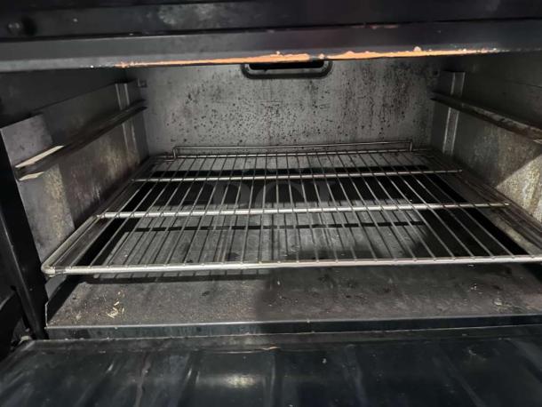 Wolf 36 inch 6 burner gas range oven interior, stainless steel, clean, heavy-duty, fully tested, excellent condition.