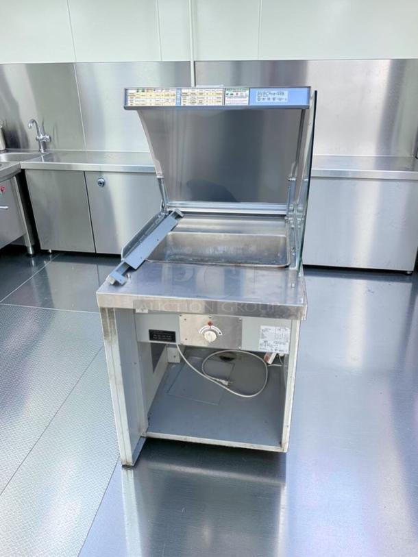 Duke SUB-HF-L25M heated food table with glass sneezeguard, stainless steel finish, fully operational, premium condition.