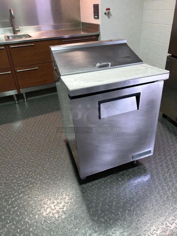 True TSSU-27-08-HC sandwich prep table, stainless steel, excellent condition, USA-made, fully tested and working.