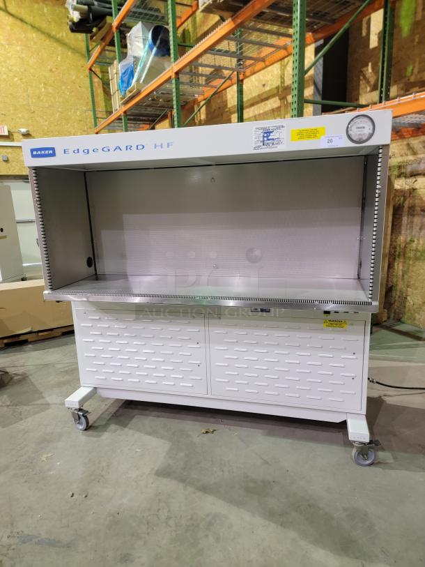 The Baker Company EdgeGard HF SG6252 clean bench, stainless steel work surface, HEPA filter, GFCI outlets, 2018 model.