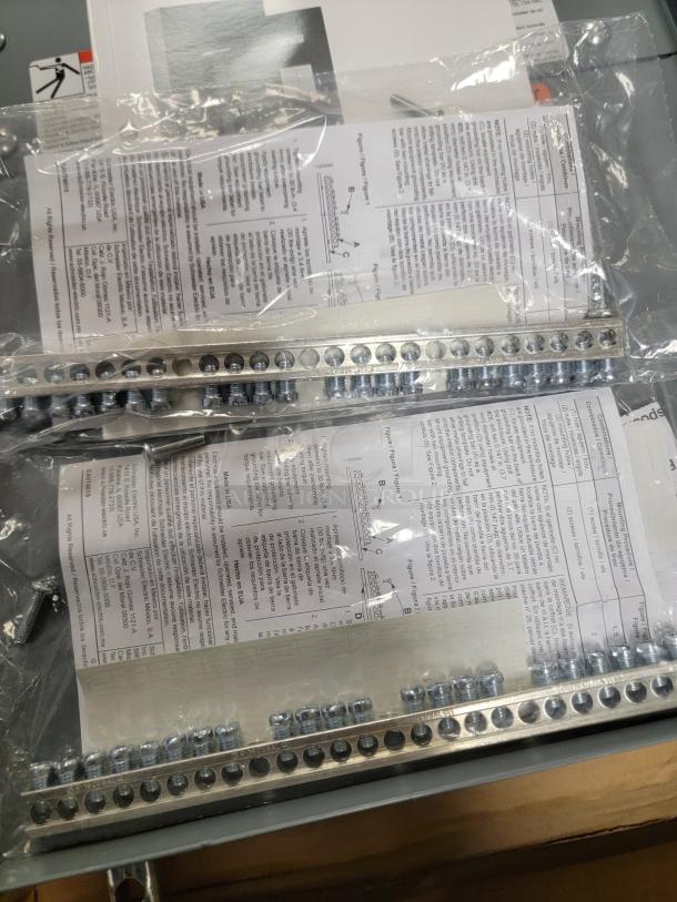 *NEW* Square D NF Series 250A panelboard interior with E-Frame breakers. Features 3-phase, 4-wire configuration with EPD units.