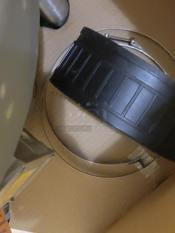 *NEW* Waste King 3000-3 garbage disposer, in box. Features 3 HP Emerson motor, dual-direction grinding, stainless steel parts.