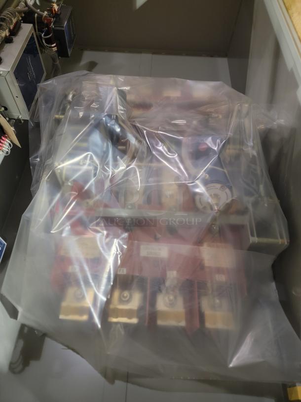 *NEW* Russelectric Model 2000 Automatic Transfer Switch, in original crate, pristine condition, with packaging and documentation.