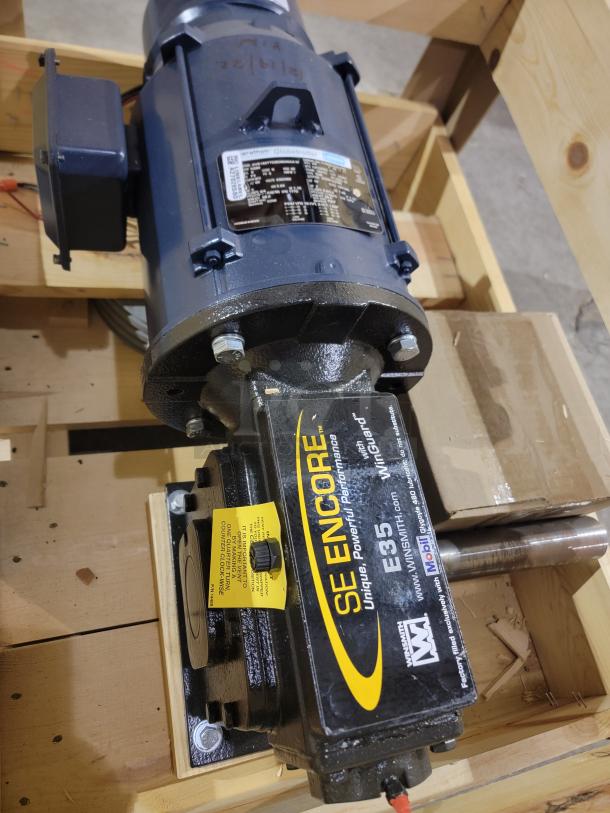 New Winsmith SE Encore E35 & Marathon Globetrotter motor assembly. Features WinGuard coating, Mobil Glygoyle 460 lubricant, Stearns 1056 brake.