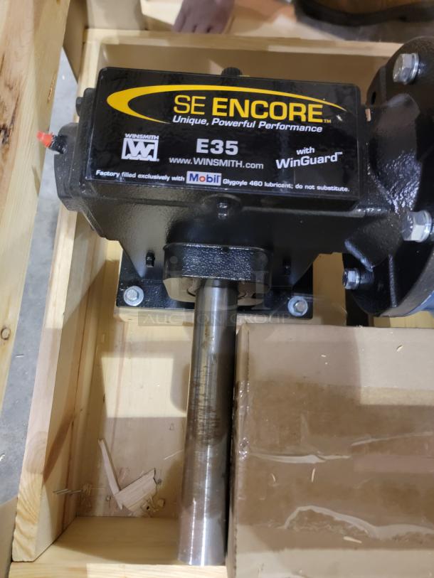 Winsmith SE Encore E35 speed reducer with WinGuard coating, labeled for Mobil Glygoyle 460 lubricant. New condition.