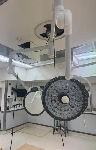 STERIS HARMONY LED SURGICAL LIGHTING SYSTEM WITH CEILING MOUNT! This high-performance STERIS Harmony lighting system features two high-intensity LED surgical light heads designed for maximum shadow reduction and cool-running illumination. The system includes the specialized ceiling mounting plate and articulating arm hardware, allowing for effortless positioning during critical procedures. These LED heads are engineered to provide high color rendering (CRI) and deep cavity illumination, ensuring that details are visible and accurate. The entire assembly is designed for a sterile environment, featuring easy-to-clean surfaces and a modular design for long-term reliability.