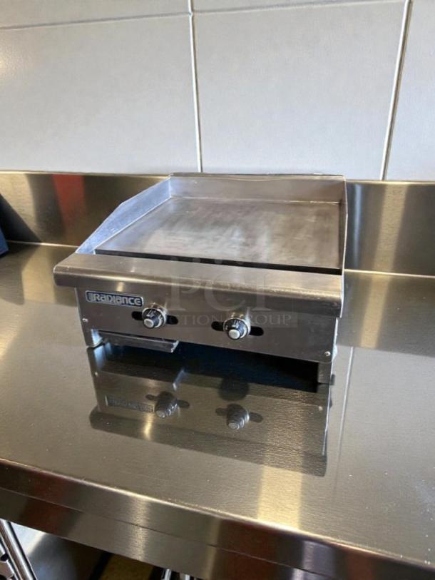 Radiance commercial gas griddle, model RAD-M-GRD-0544, heavy-duty flat top, natural gas, exceptional condition, fully tested.