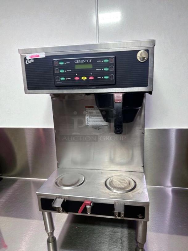 Wilbur Curtis GEMTS10A1000 Gemini Twin coffee brewer, stainless steel, 220V, UL & NSF listed, fully tested, excellent condition.