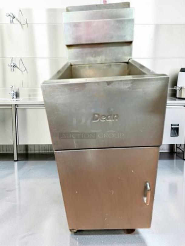 Elite condition Dean SM140GNSC gas fryer, commercial stainless steel, high capacity, fully operational, USA-made.