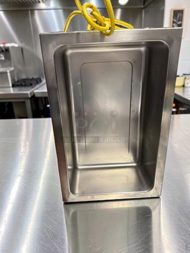 Winco FW-S500 electric food warmer, stainless steel, superior condition, 1200W, commercial countertop, fully tested.