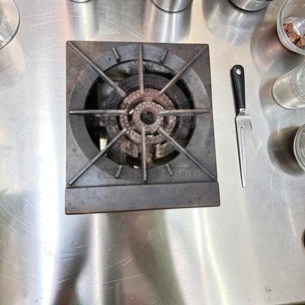 Imperial ISPA-18 single burner stock pot range, heavy-duty gas, stainless steel, in outstanding condition, fully operational.