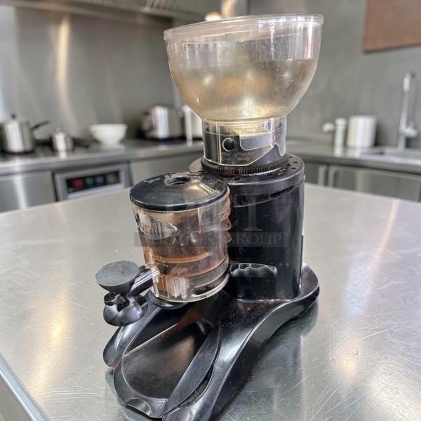 Cunill commercial coffee grinder, prime condition, heavy-duty. Made in Spain, fully tested, operational. Model: CUN-M-GRIND-0793.