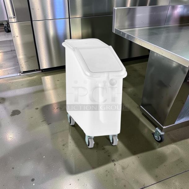 Cambro IBS20148 mobile ingredient storage bin, 21-gallon, slant top, exceptional condition, commercial use with wheels.