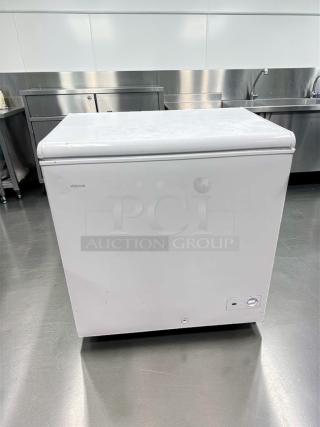 Vissani DCM7QRBWW commercial chest freezer, 7 Cu. Ft., in excellent condition, UL listed, fully tested, 115V power.