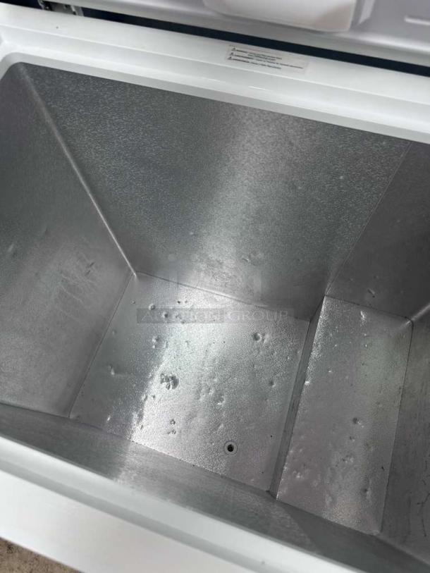 Vissani DCM7QRBWW commercial chest freezer, 7 cu. ft., excellent condition, fully tested, UL listed, 115V. Clean interior.