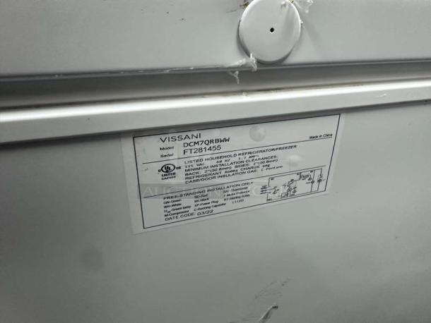 Vissani DCM7QRBWW chest freezer, 7 cu. ft., 115V, UL listed. Excellent condition with visible model and serial label.