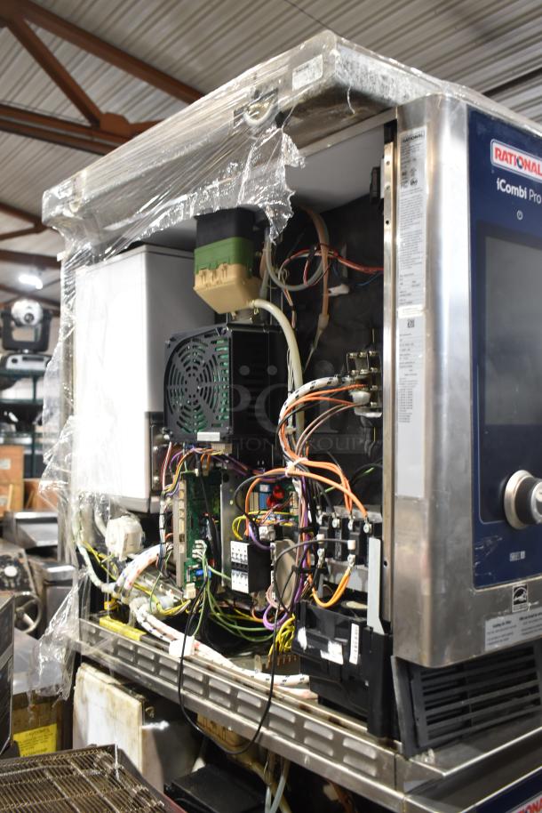 2021 Rational iCombi Pro commercial convection oven, model LM100CE.AXXXX. Electric, 440/480V, 3-phase, interior view.