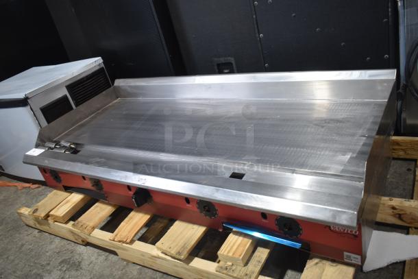 BRAND NEW Avantco 177CAG60MG commercial griddle, natural gas, scratch and dent, stainless steel, countertop model.